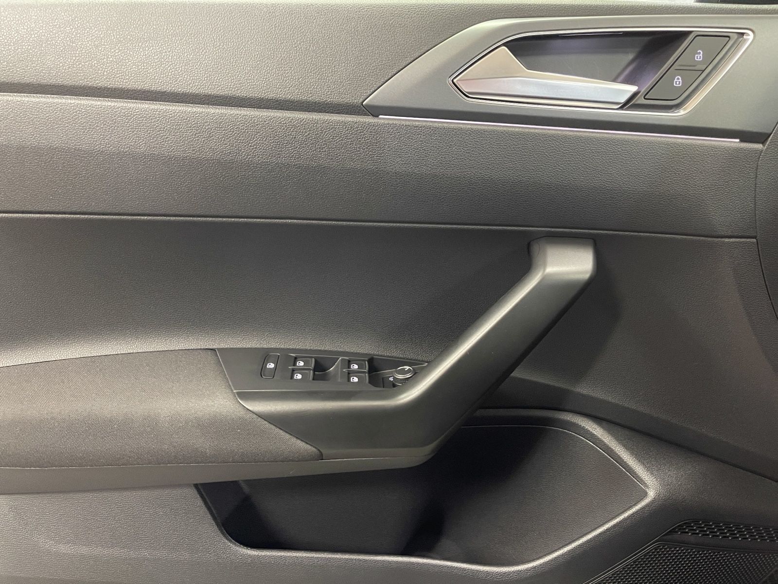 Volkswagen Taigo 1.0 TSI R-Line - Samsaru's Car Outlet
