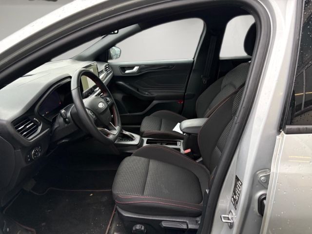 Ford Focus Turnier ST-Line X Automatik AHK-abnehmbar