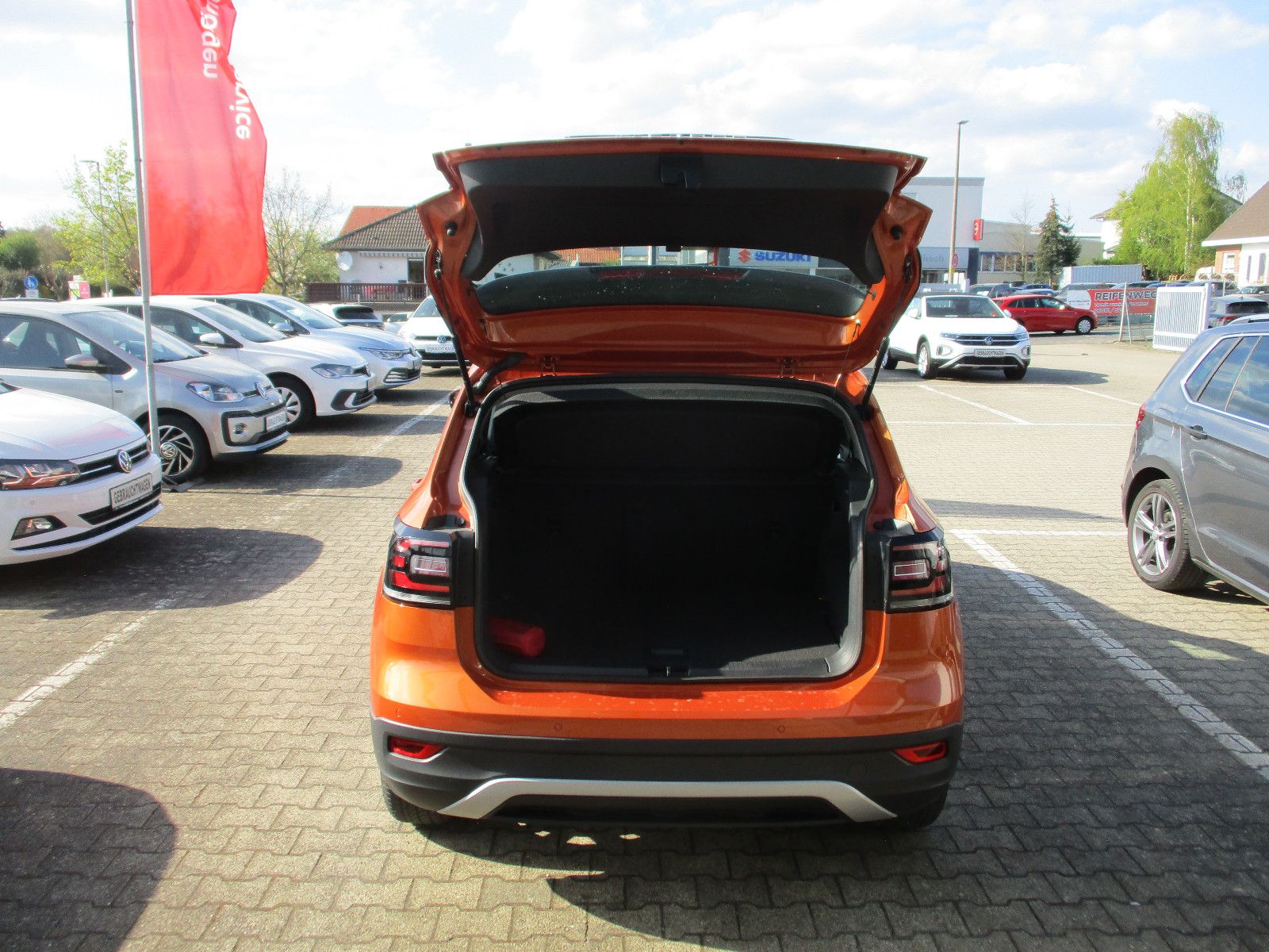 Volkswagen T-Cross Life - Samsaru's Car Outlet