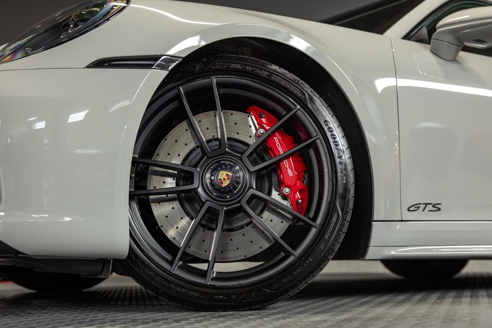 Porsche 911 Carrera 4 GTS Coupe PDLS+ BOSE PANO AERO-KIT