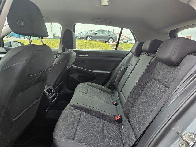 Volkswagen Golf VIII 1.0 eTSI Life eTSI - Samsaru's Car Outlet