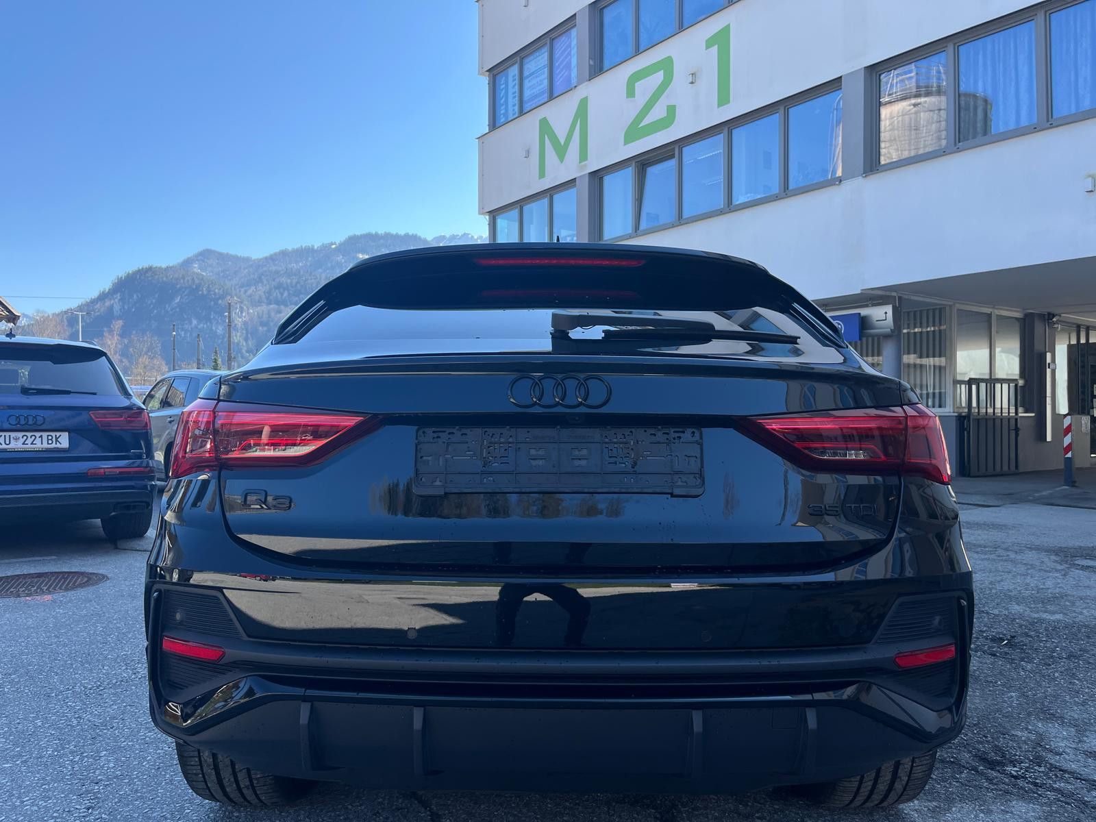 Audi Q3 35 TDI Sportback S line - Samsaru's Car Outlet