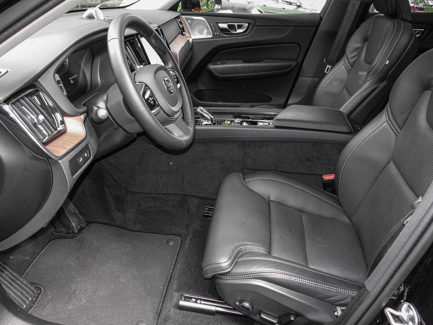 Volvo XC60 Ultra Dark Recharge Plug-In Hybrid AWD T8 T