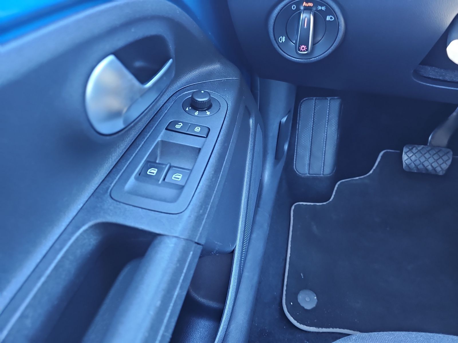 Volkswagen up! e-Up! - Samsaru's Car Outlet