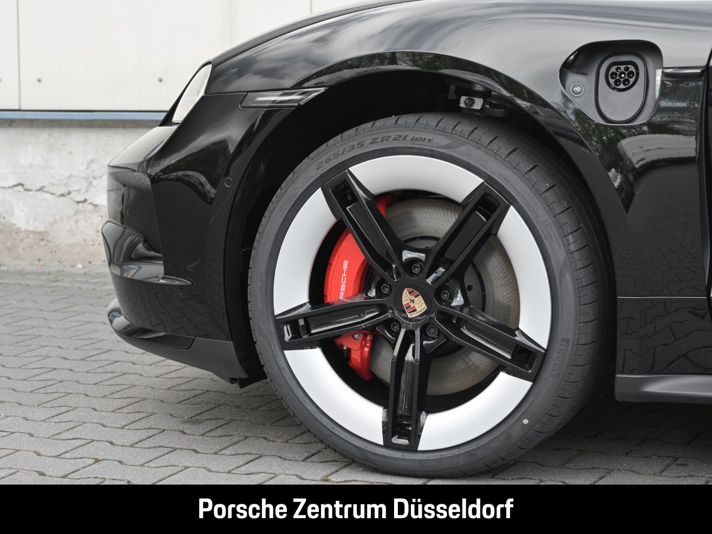 Porsche Taycan GTS Active-Ride InnoDrive HUD Soft-Close