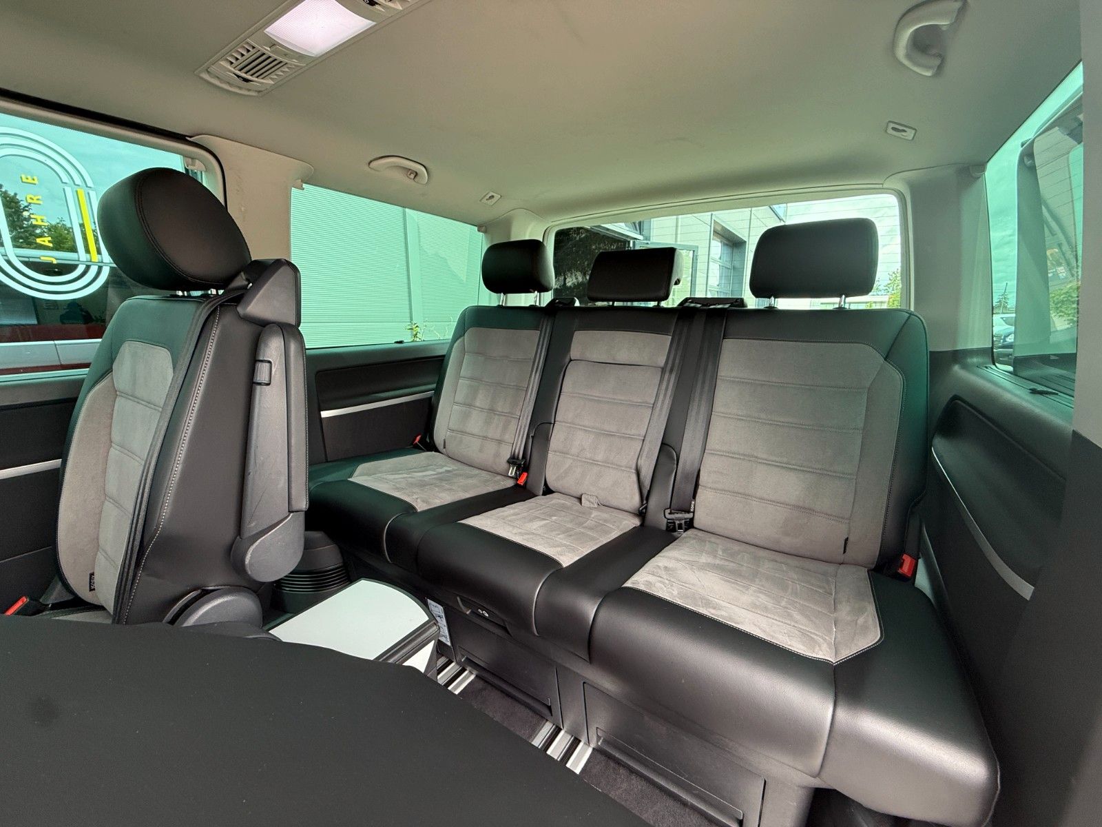 Volkswagen T6.1 MULTIVAN TDI 4MOTION DSG - Samsaru's Car Outlet