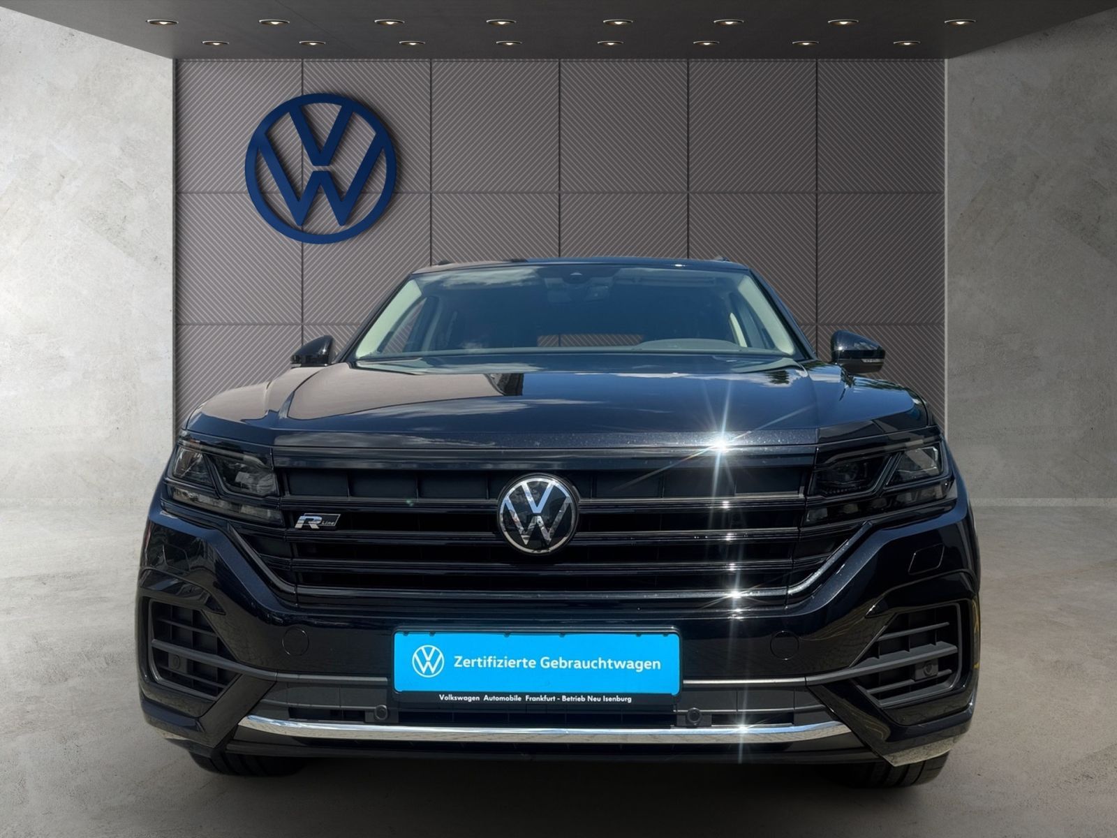 Volkswagen Touareg 3.0 TDI R-Line - Samsaru's Car Outlet