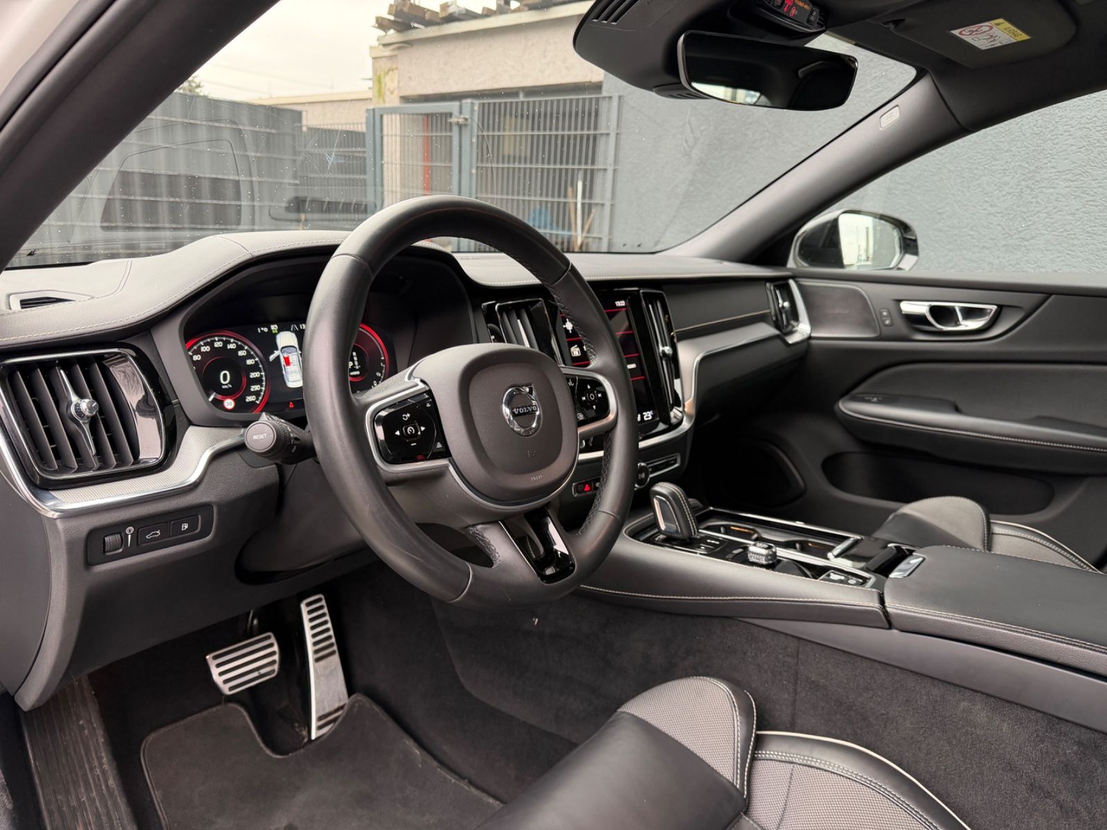 Volvo S60 Lim. R Design Plug-In Hybrid AWD Pano VOLL