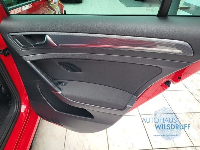 Volkswagen Golf VII 1.5 TSI DSG Highline R-Line - Samsaru's Car Outlet