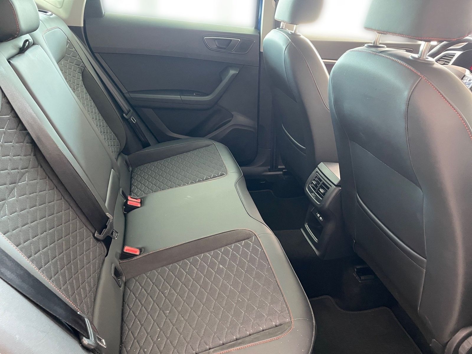 Seat Ateca 2.0 TDI FR LED/NAVI/AHK/STAHZG/KAM/KESSY