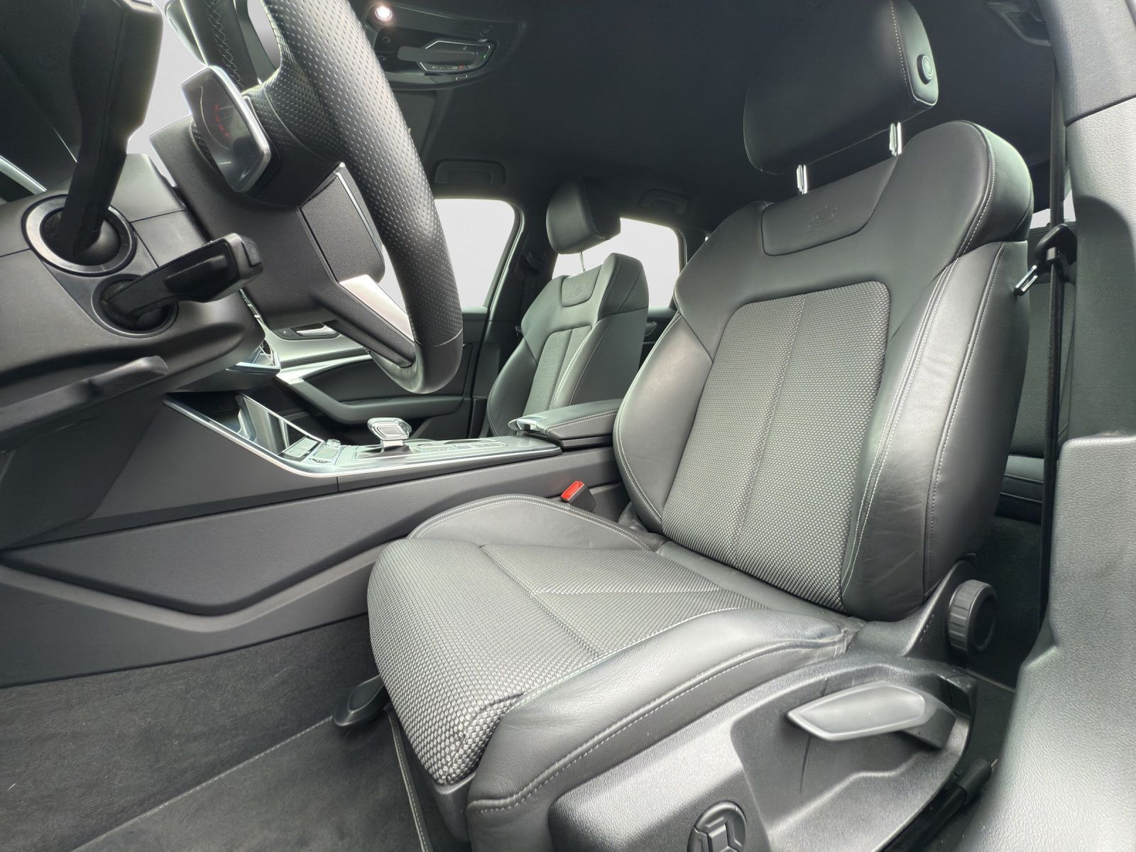 Audi A6 Avant 45 TDI quattro S line S tronic - Samsaru's Car Outlet