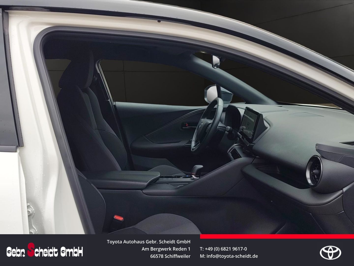 Toyota C-HR Plug-In Hybrid   LED-Scheinwerfer Kamera