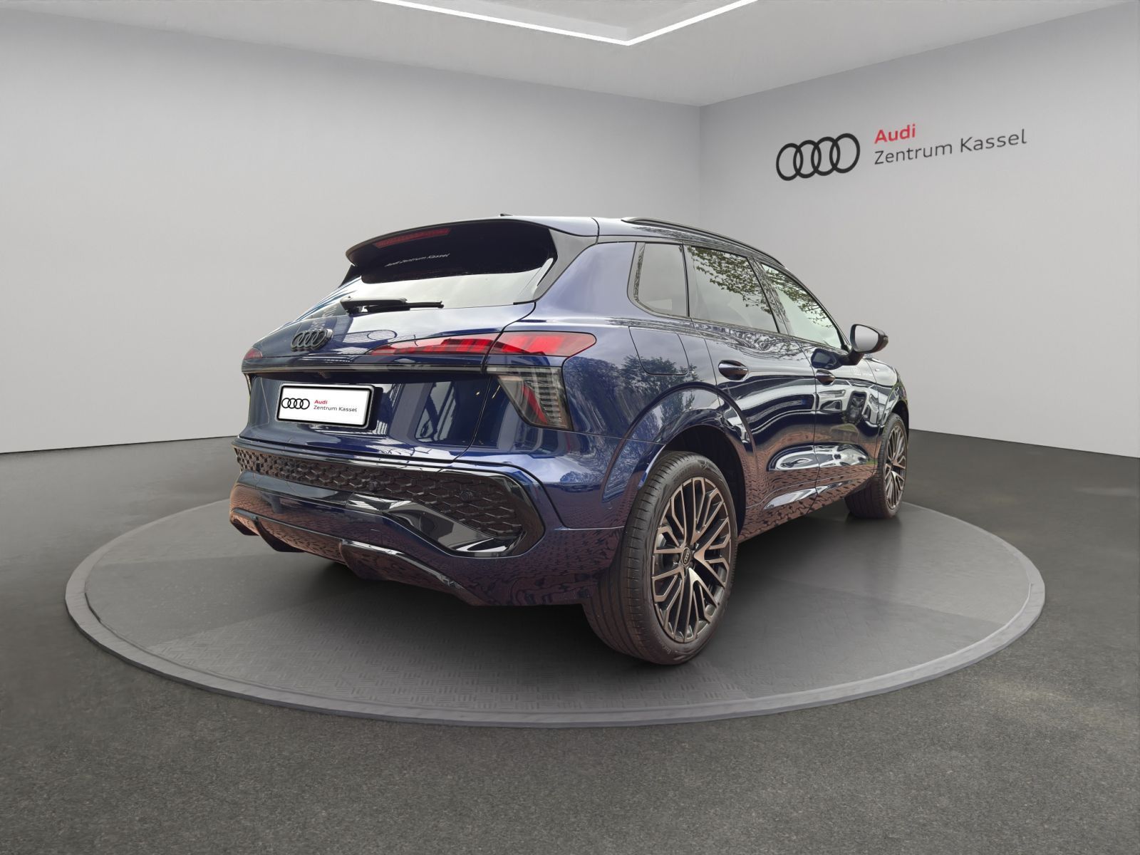 Audi Q3 SUV TFSI S line Matrix LED Navi  RÜ AHK 20"