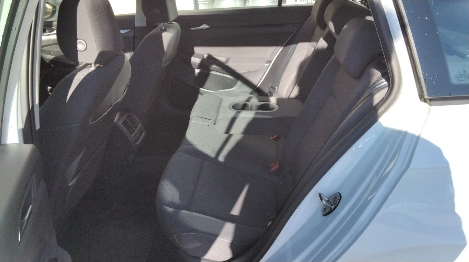 Volkswagen Golf VIII Variant 1.5 TSi - Samsaru's Car Outlet