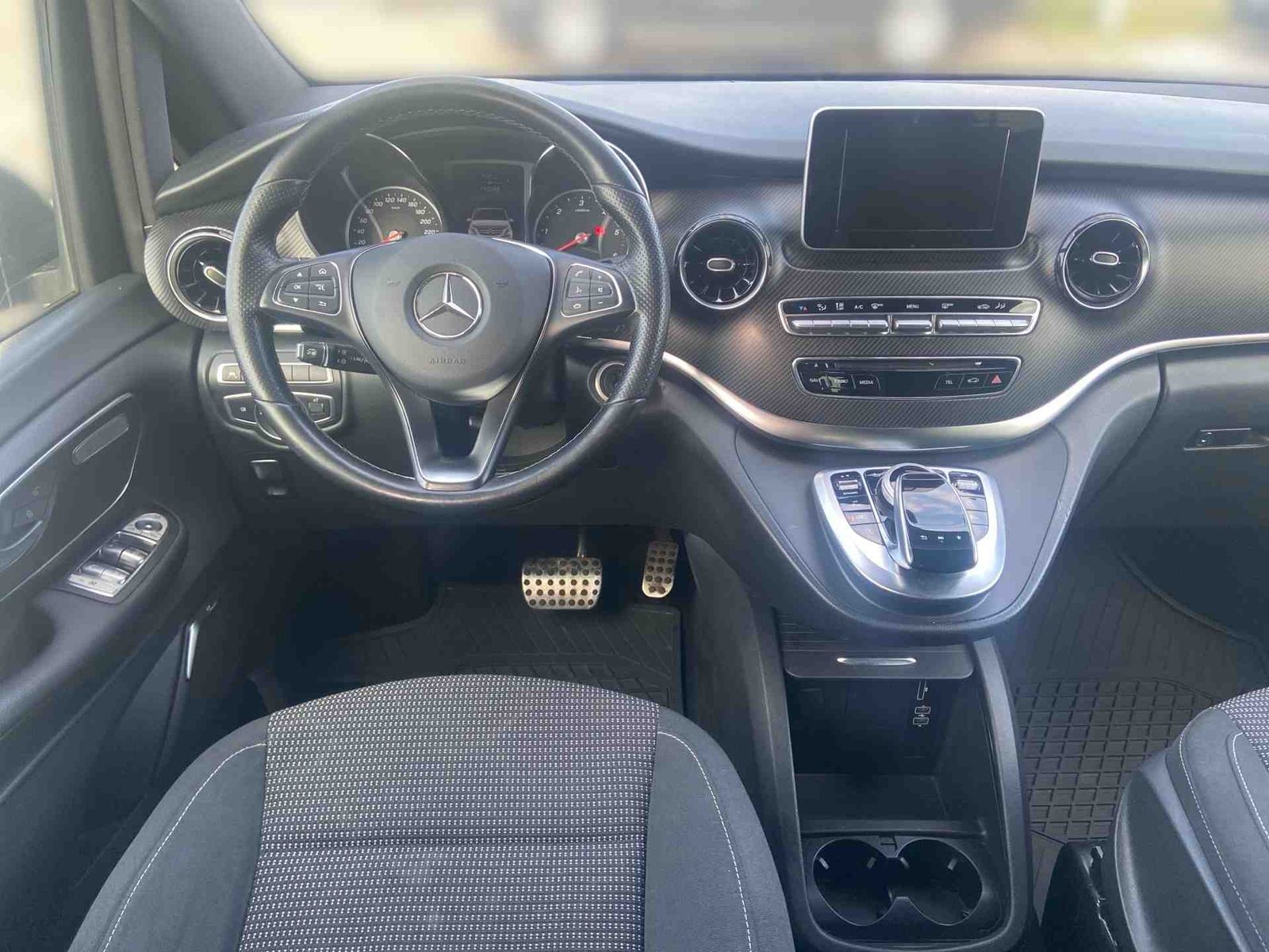 Mercedes-Benz V 250 AMG Line - Samsaru's Car Outlet