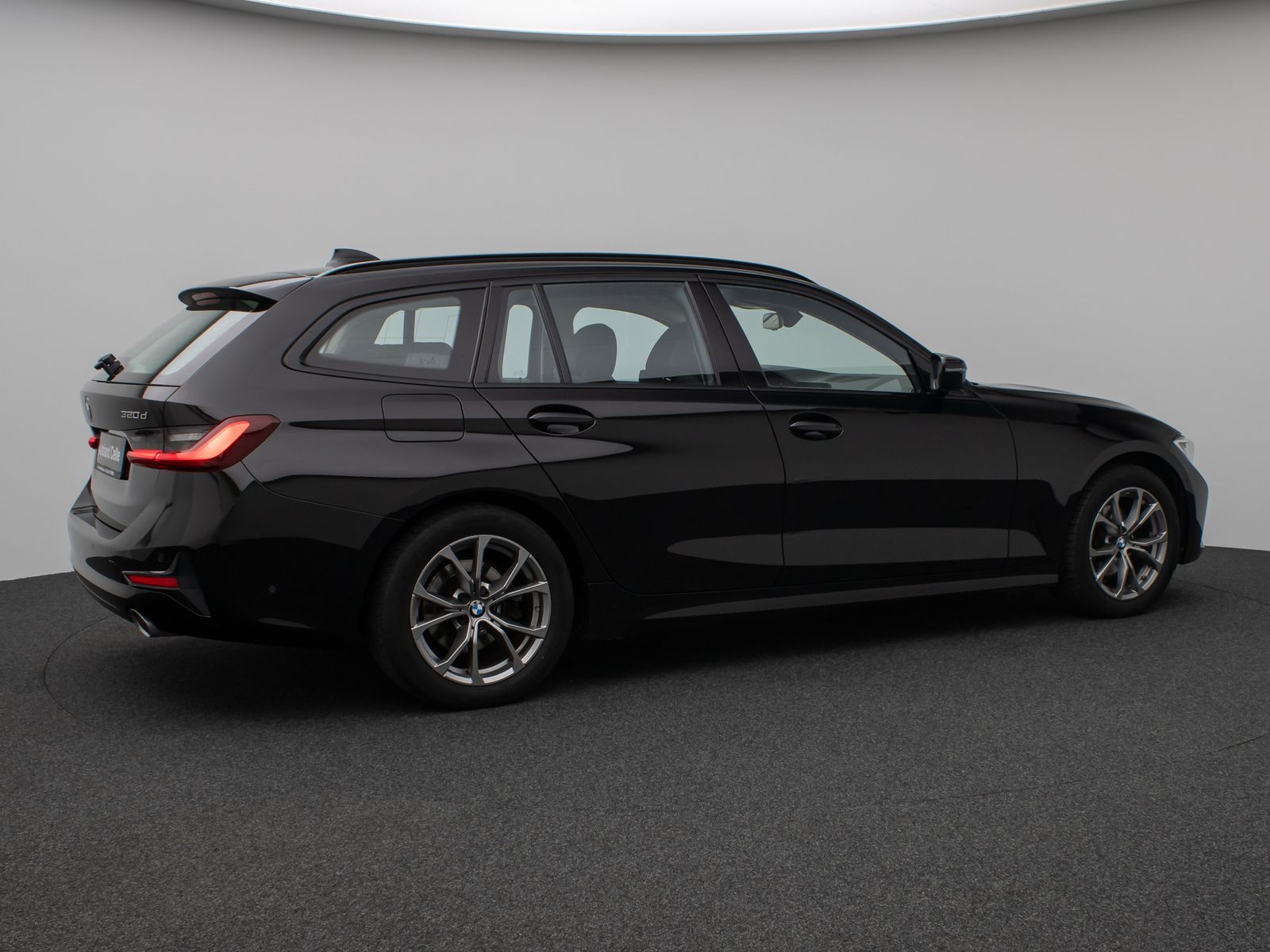 BMW 320d SportLine - Samsaru's Car Outlet