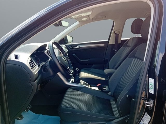 Volkswagen T-Roc 1.5 TSI Active - Samsaru's Car Outlet