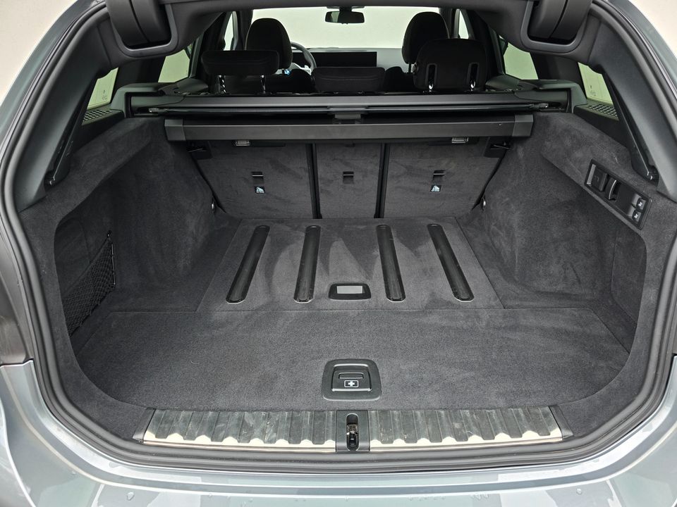 BMW 320d xDrive Touring M Sportpaket*ab 3,99% eff.*