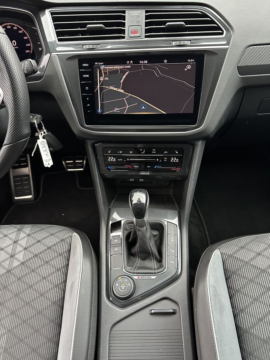 Volkswagen Tiguan 4M R-Line Black NAV+LED+AHK+ACC+VC+19ZOLL