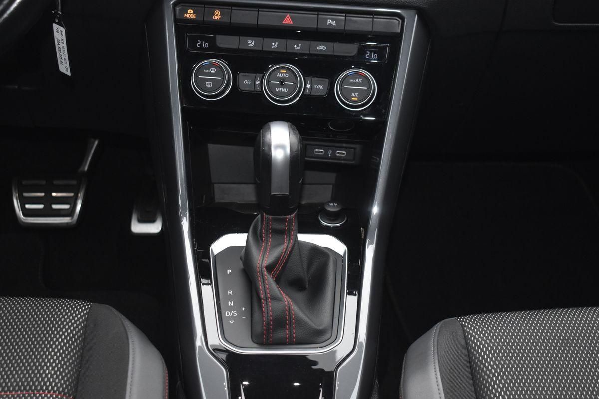 Volkswagen T-Roc 1.5 TSI DSG Sport R-Line - Samsaru's Car Outlet