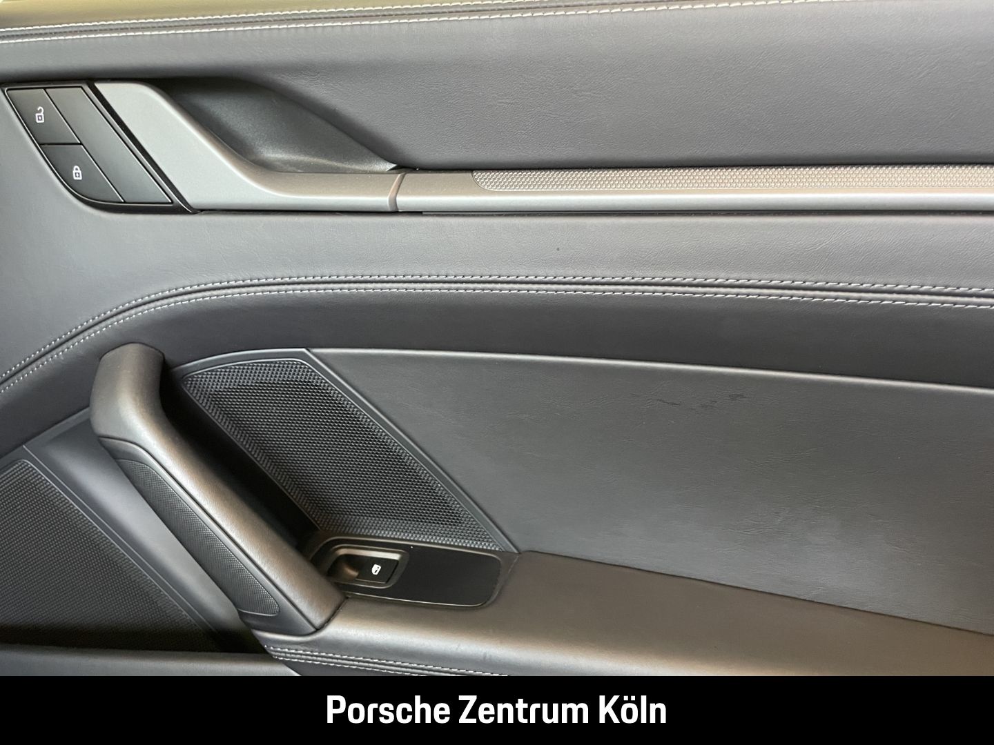 Porsche 992 911 Carrera 4S Cabriolet BOSE Sportabgas LED