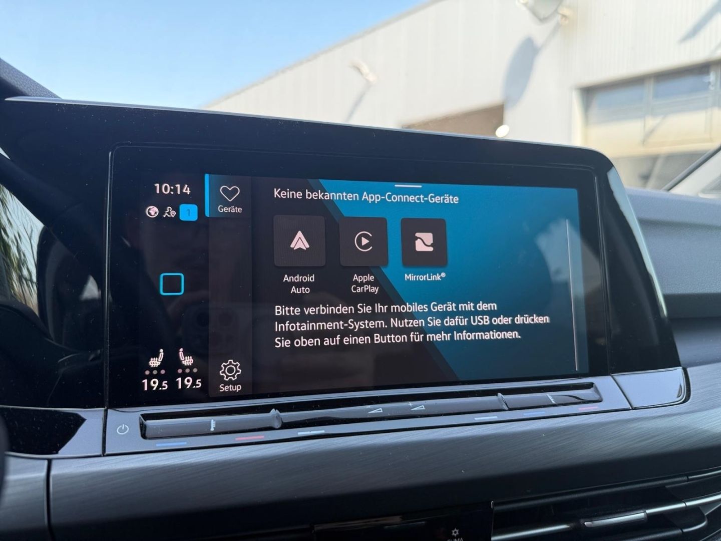 Volkswagen Golf 8 VIII Style 1.5 TSI - Samsaru's Car Outlet