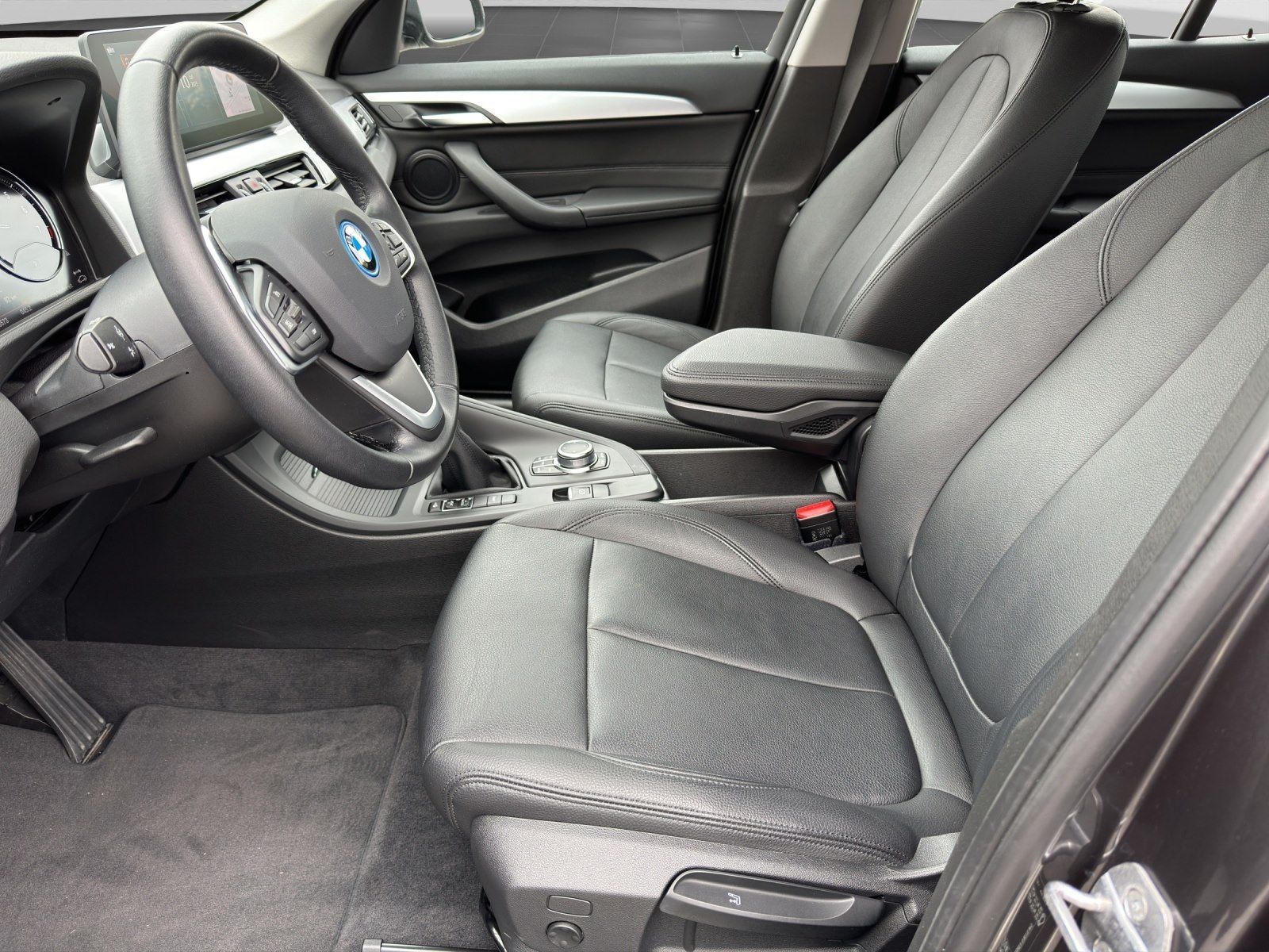 BMW X1 xDrive25e AHK PLUS - Samsaru's Car Outlet