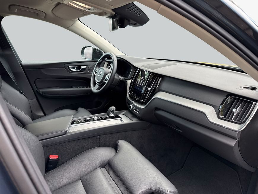 Volvo XC60 B5 B AWD Plus Dark