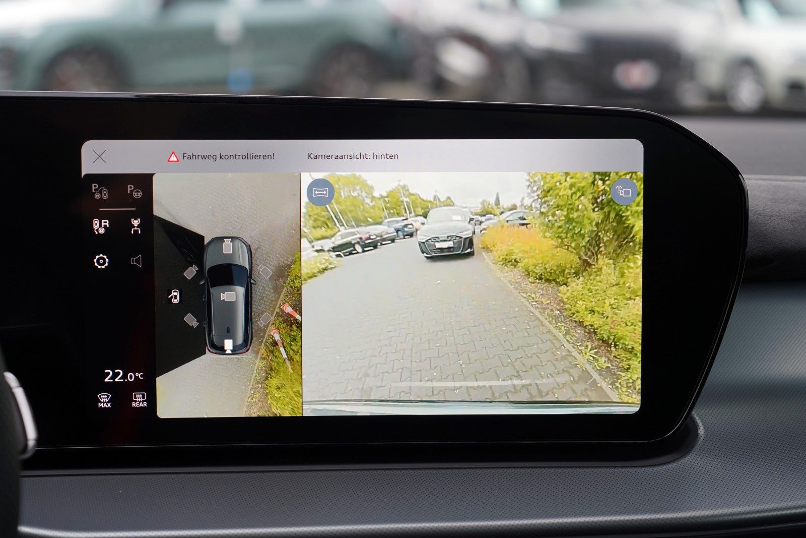 Audi Q3 SUV e-hybrid AHK S-LINE PANO TECH PRO MATRIX