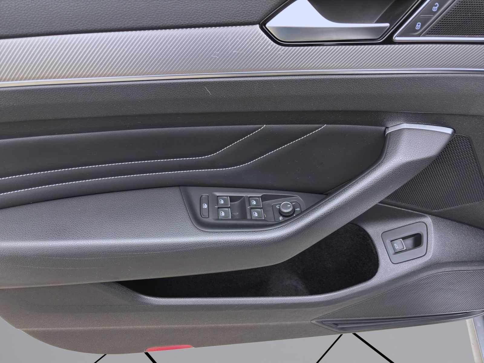 Volkswagen Passat Variant 2.0 TSI DSG 4M R-LINE PANO AHK NA
