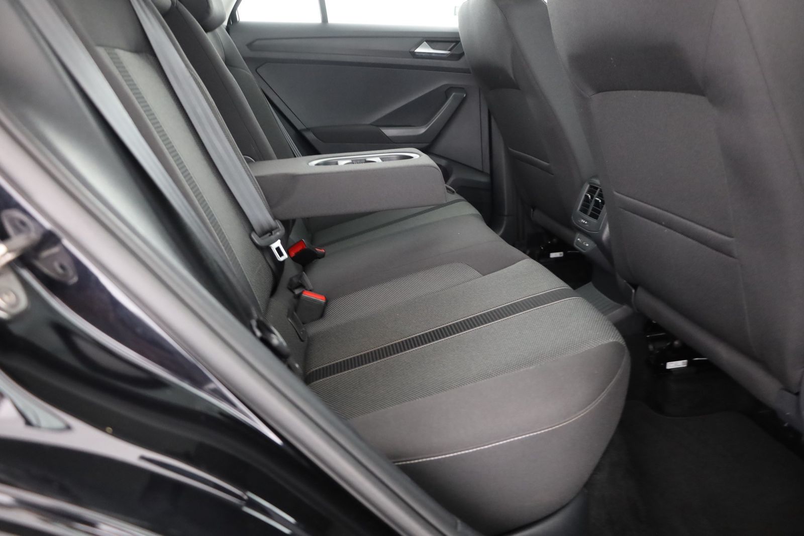 Volkswagen T-Roc 1.5 TSI DSG - Samsaru's Car Outlet