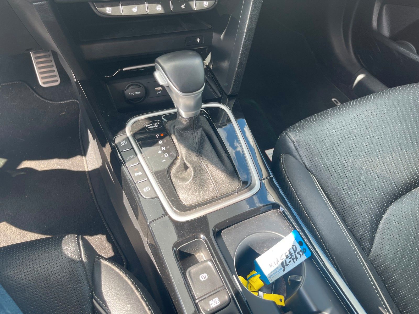 Kia Cee'd SW Platinum Plug-In - Samsaru's Car Outlet