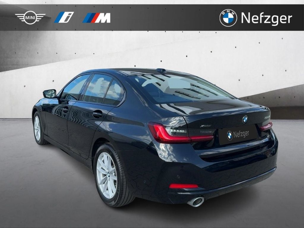 BMW 320 i xDrive Limousine LED RFK LED Ambiente