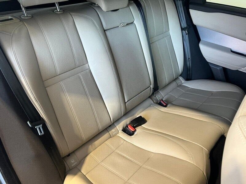 Range Rover Velar 2 - Samsaru's Car Outlet