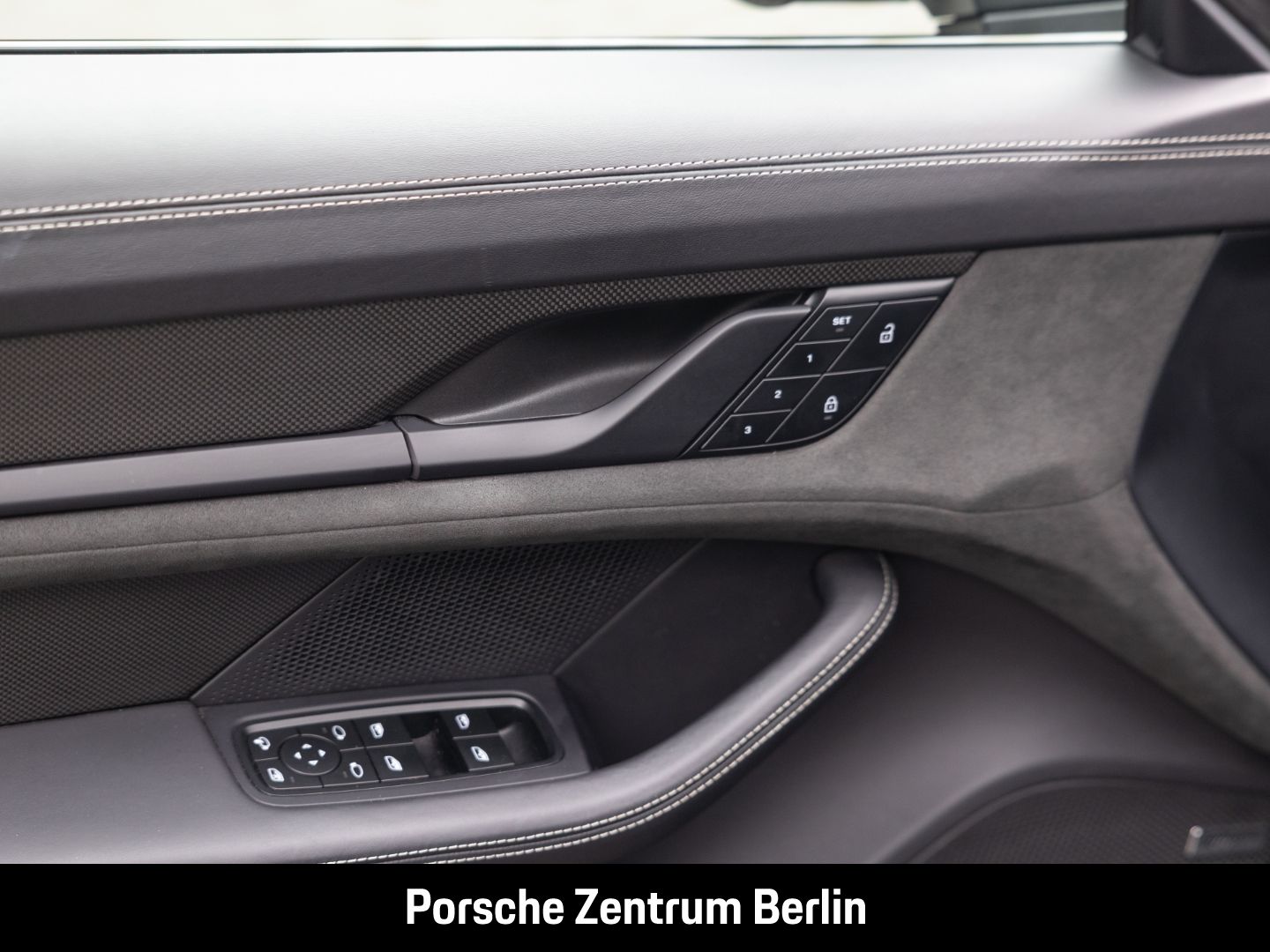 Porsche Taycan GTS BOSE Rückfahrkamera Panoramadach LED