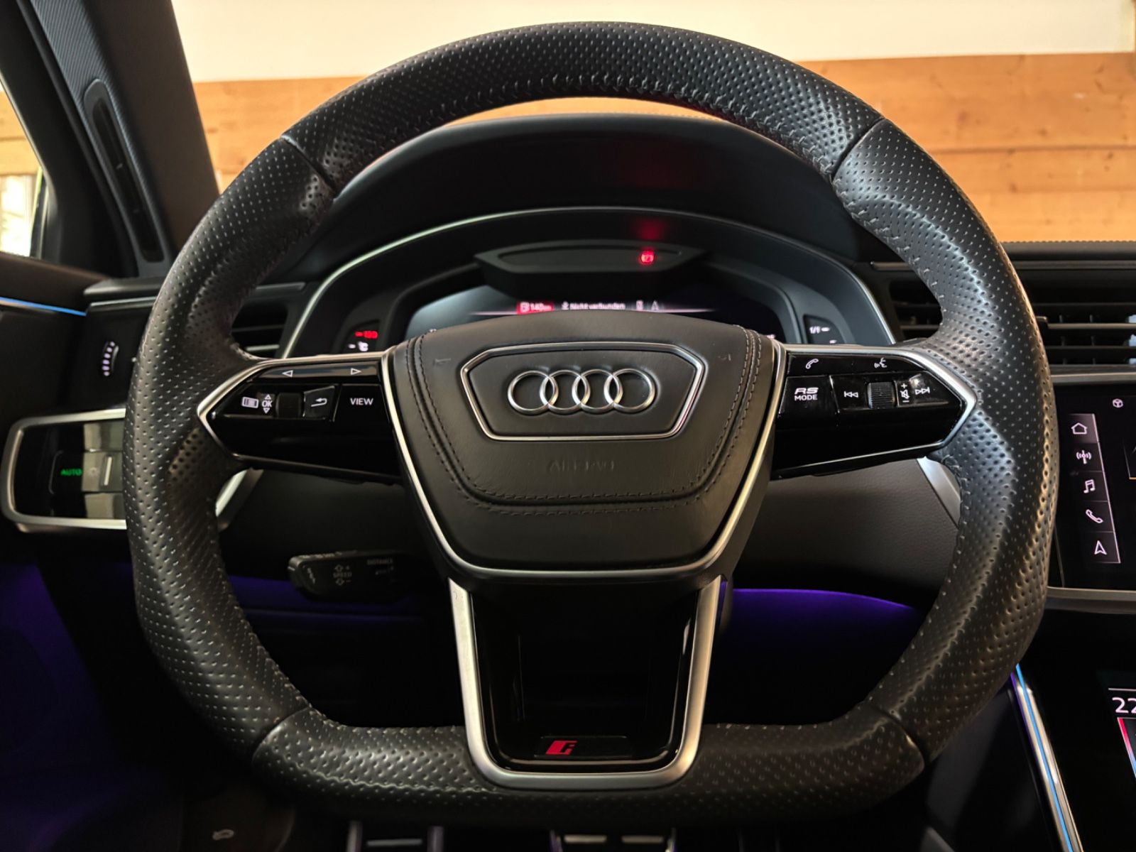Audi RS6 Avant 4.0 TFSI quattro / Navi