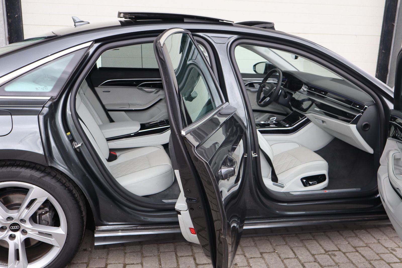 Audi A8 50 TDI exclusive S-LINE - Samsaru's Car Outlet