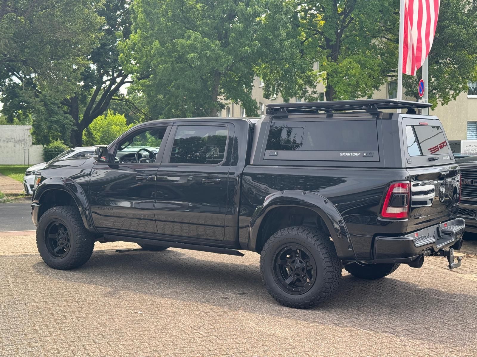 Dodge RAM 5.7 V8 Laramie Night Umbau +LPG +teilb. Heck