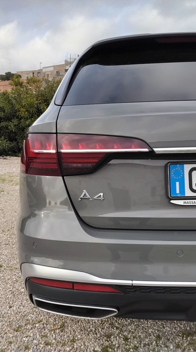 Audi A4 Avant 40 TDI quattro S line - Samsaru's Car Outlet
