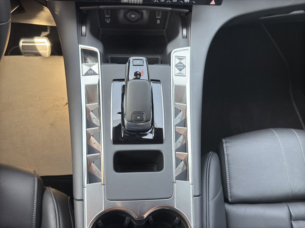 DS Automobiles DS 7 BlueHDI 130 Aut. OPERA LEDER Panoramadach