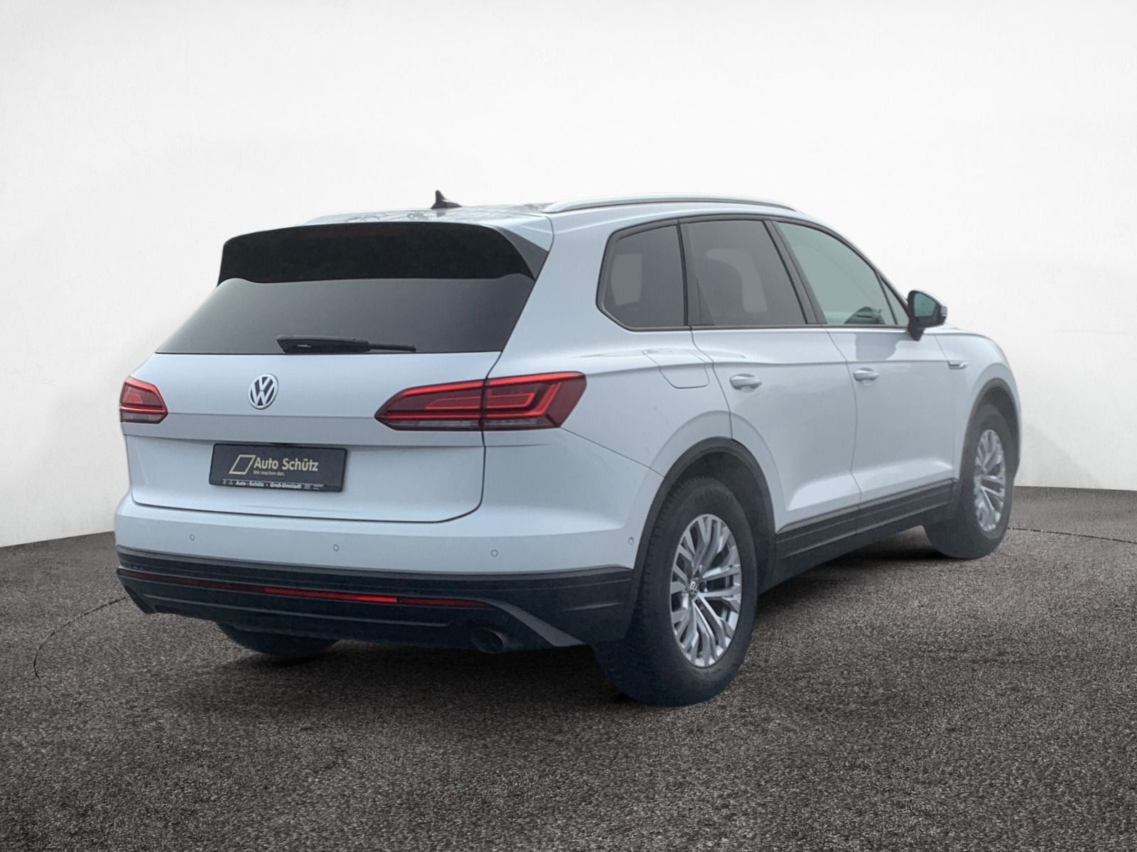 Volkswagen Touareg 3.0 TDI 4Motion - Samsaru's Car Outlet