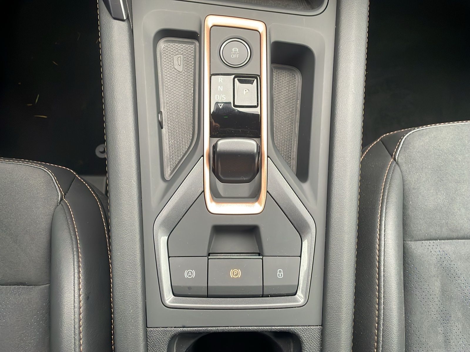 Cupra Formentor VZ 2.0 TSI LM19 PANO AHK MATRIX 360 SU