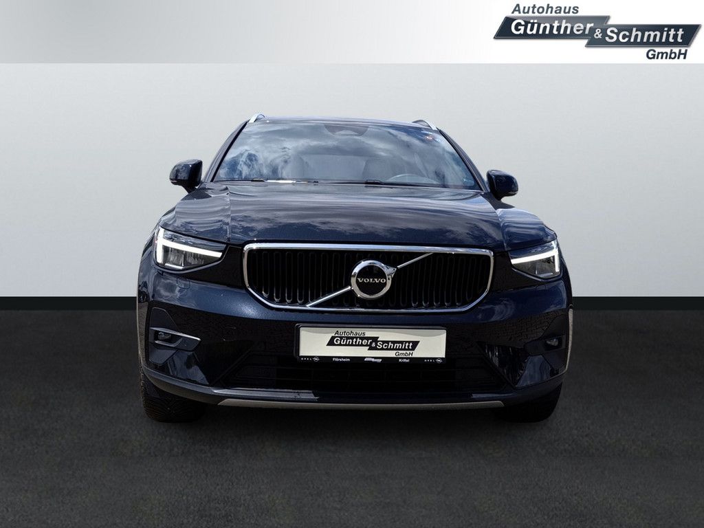 Volvo XC40 2.0 Core 2WD AHK LED SCHEINWERFER