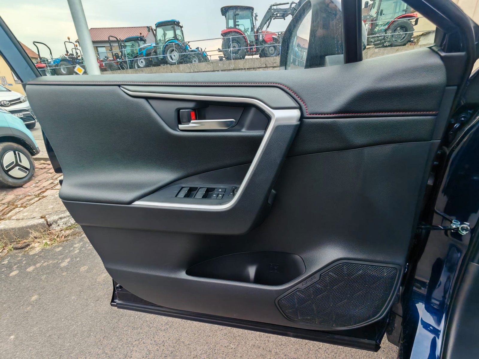 Toyota RAV 4 Plug-in Hybrid 4x4 Teamplayer Neu