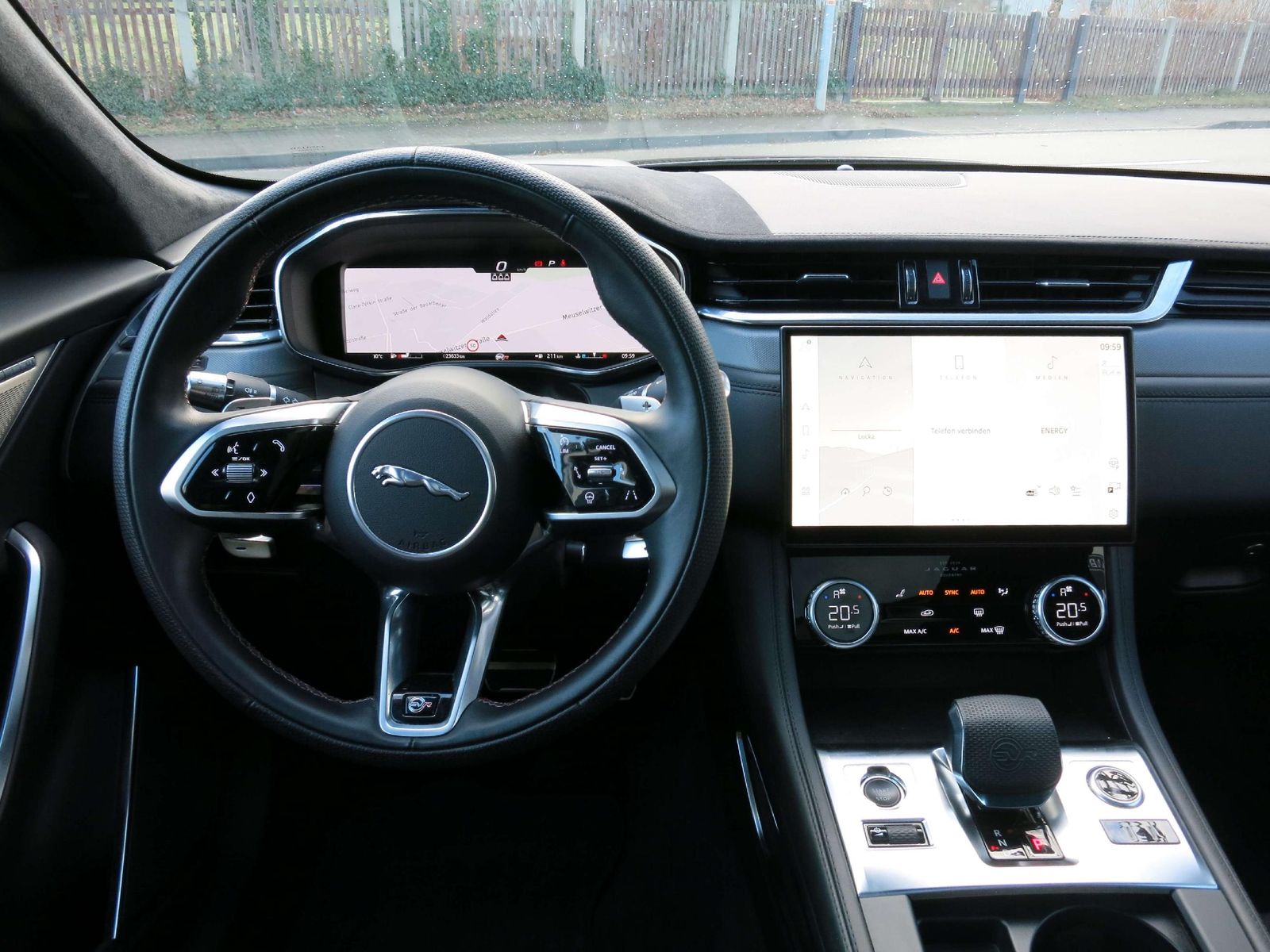 Jaguar F-Pace SVR AWD Subwoofer ACC HEAD-UP KAMERA 21