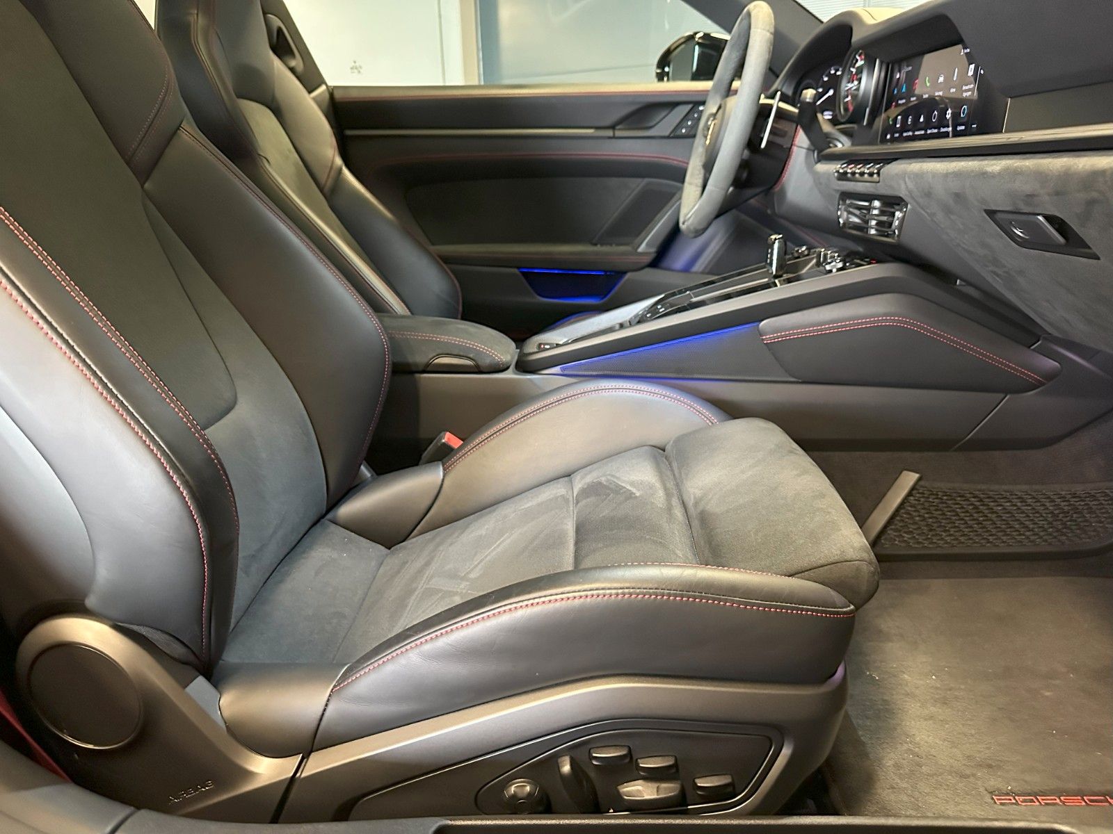Porsche 992 Carrera 4 GTS Coupe - Samsaru's Car Outlet