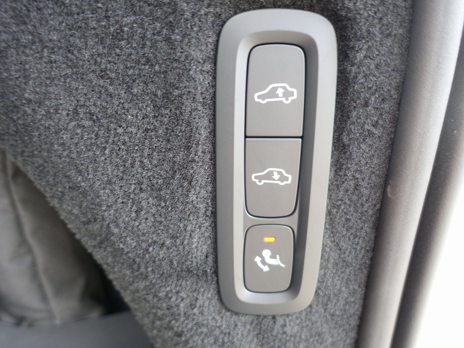 Volvo XC90 Plus Dark T8 AWD Plug-in Hybrid B&W/HUD