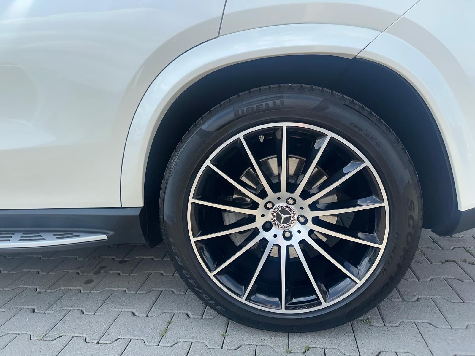 Mercedes-Benz GLE400 4M AMG-LINE DISTRONIC PANO HUD KEYLESS-GO