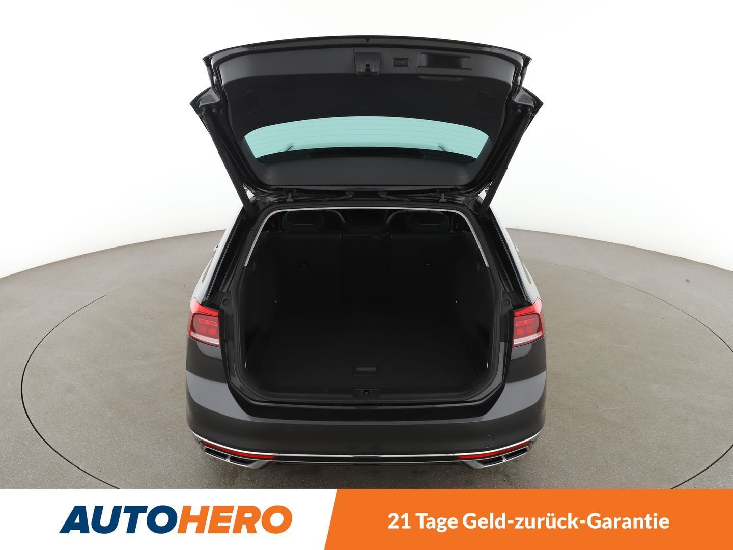 Volkswagen Passat 2.0 TDI Elegance Aut. - Samsaru's Car Outlet