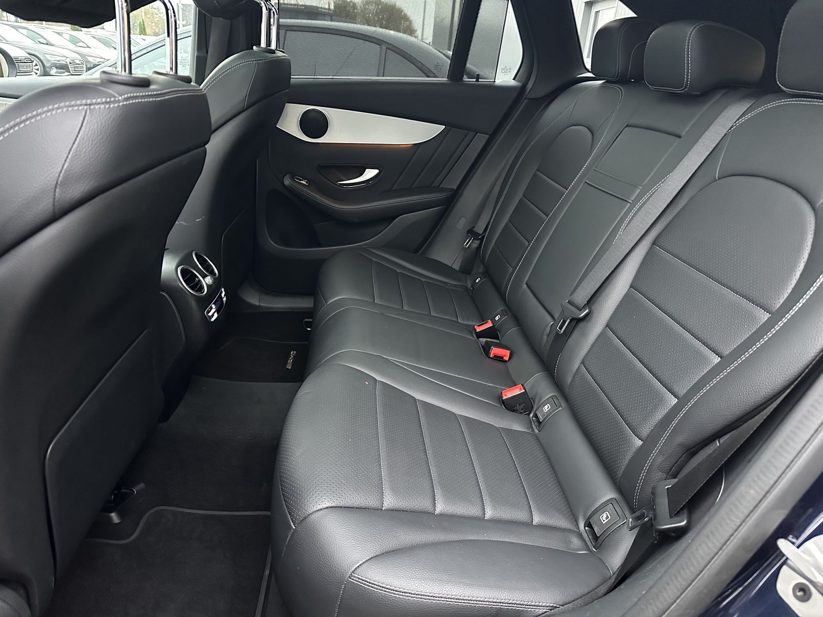 Mercedes-Benz GLC 200d 4M AMG-Line NAV+LED+AHK+HUD+PANO+ACC+PP